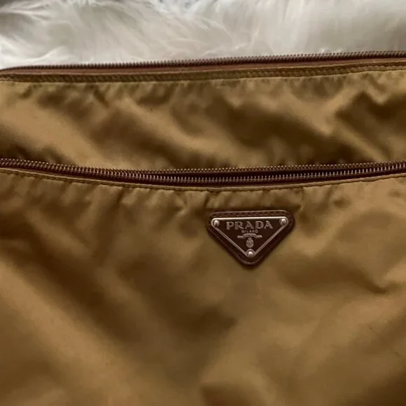Prada Bag - Picture 3 of 6
